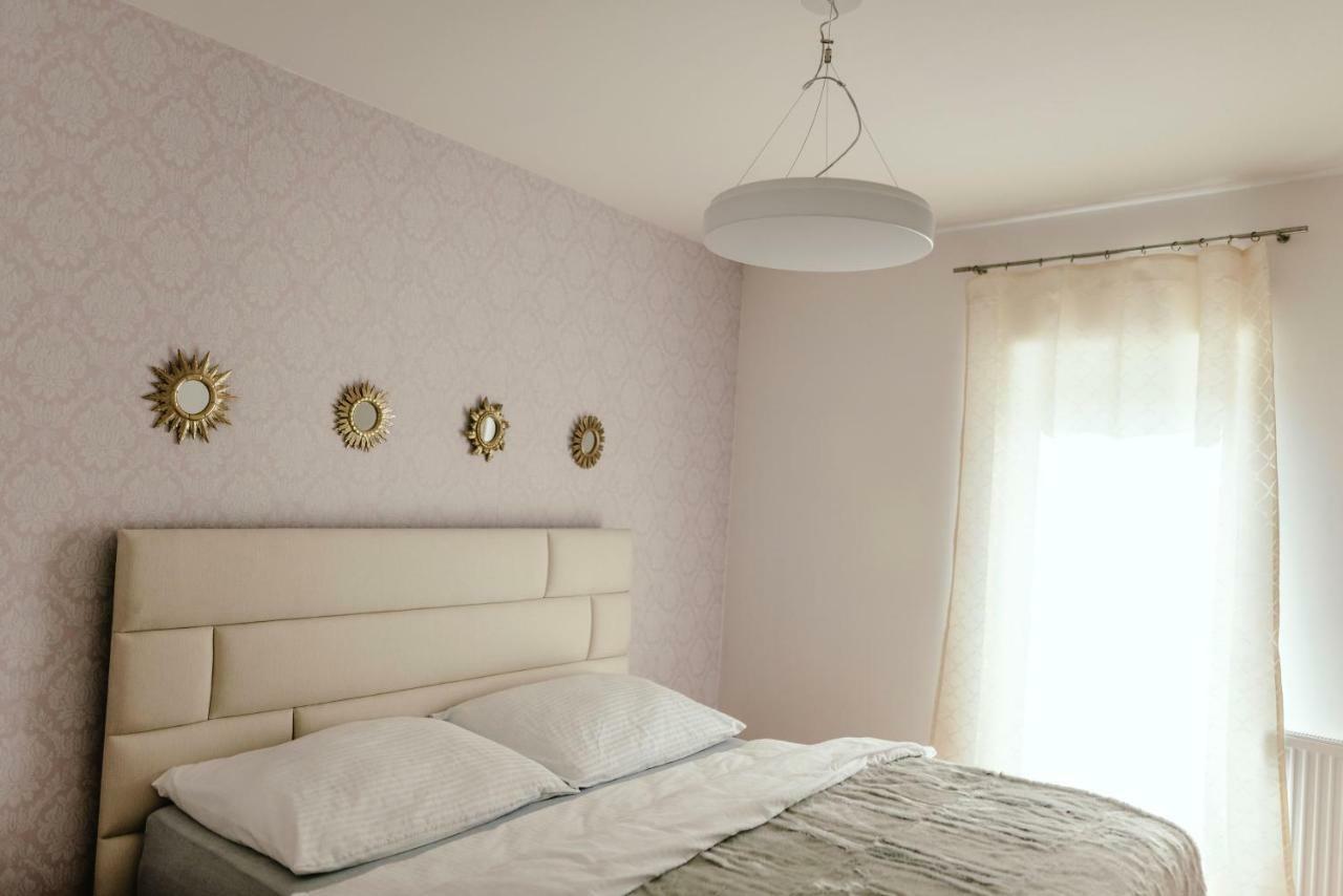 Luxury Apartments Zelny Trh 4 เบอร์โน ภายนอก รูปภาพ