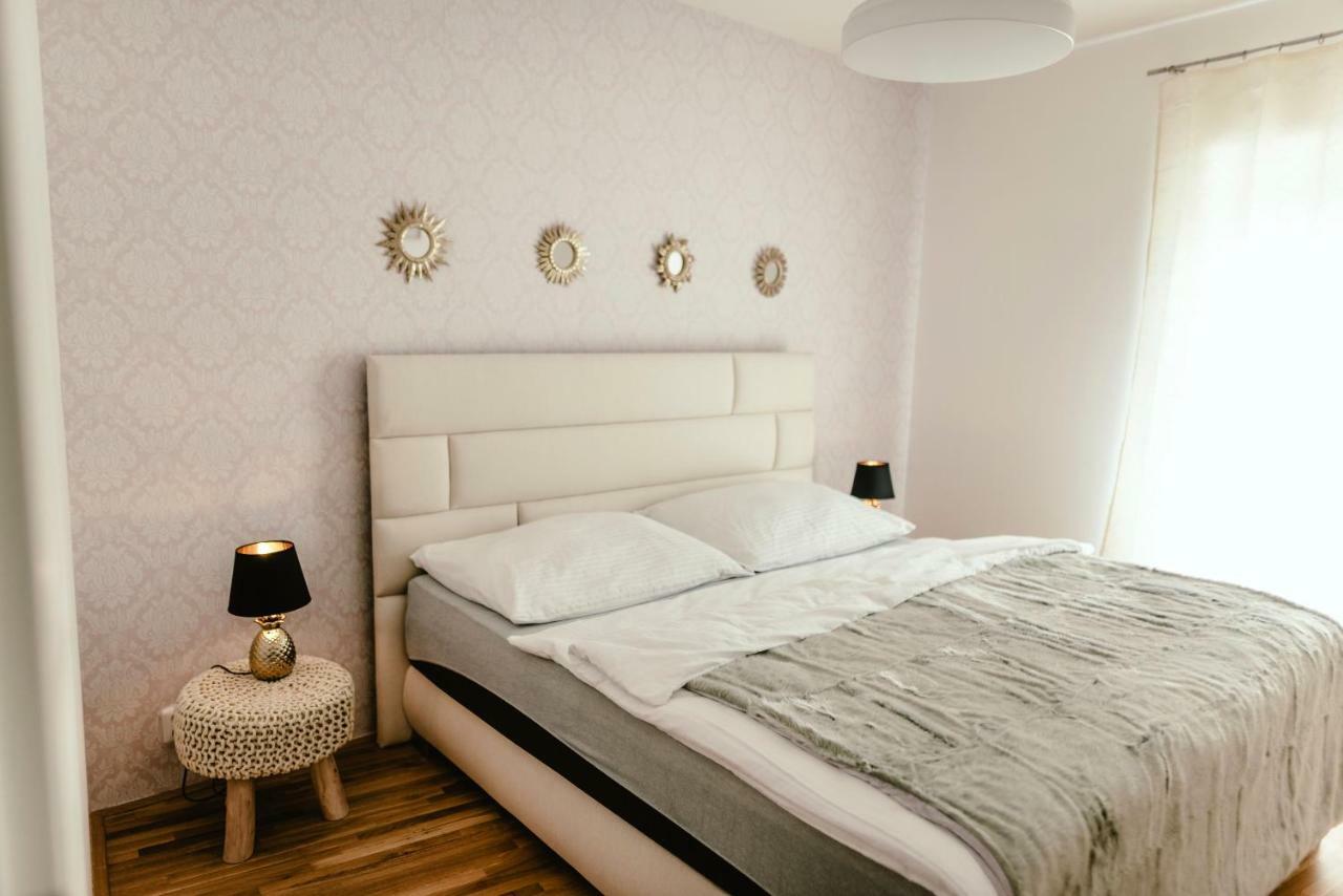 Luxury Apartments Zelny Trh 4 เบอร์โน ภายนอก รูปภาพ