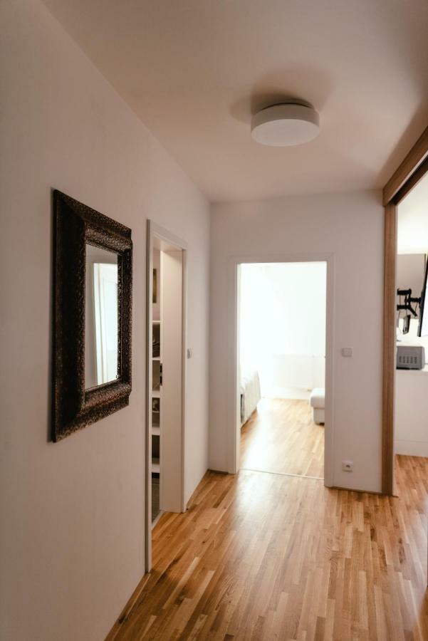 Luxury Apartments Zelny Trh 4 เบอร์โน ภายนอก รูปภาพ